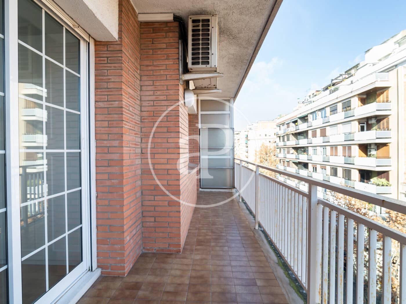 3 bedroom Penthouse for rent in Barcelona city - € 2,300 (Ref: 9825240)