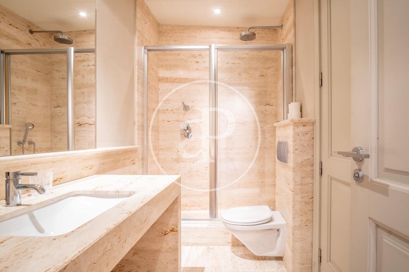 4 bedroom Apartment for rent in Barcelona city - € 7,600 (Ref: 9831342)