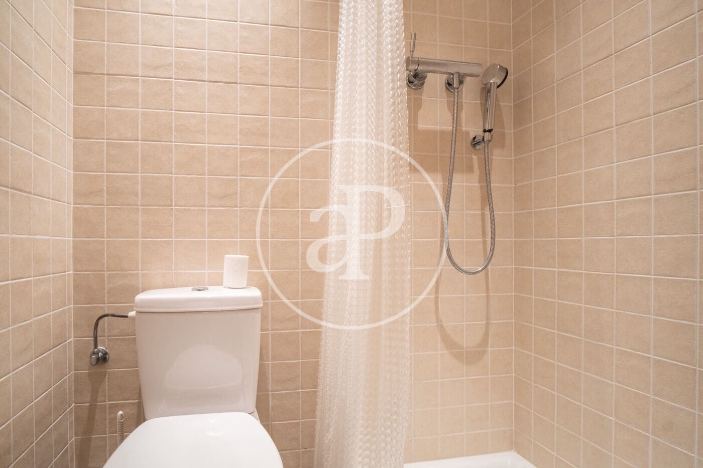 4 bedroom Apartment for rent in Barcelona city - € 7,600 (Ref: 9831342)