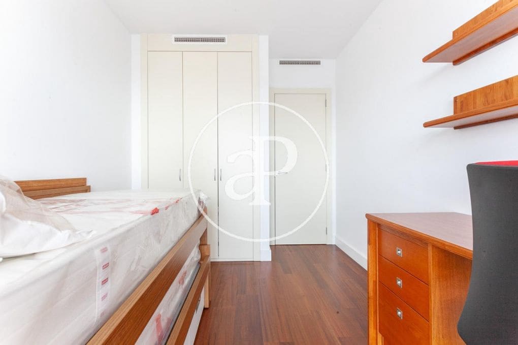 2 sypialnia Apartament do wynajęcia w Miasto Barcelona z basenem garażem - 2 885 € (Ref: 9831343)