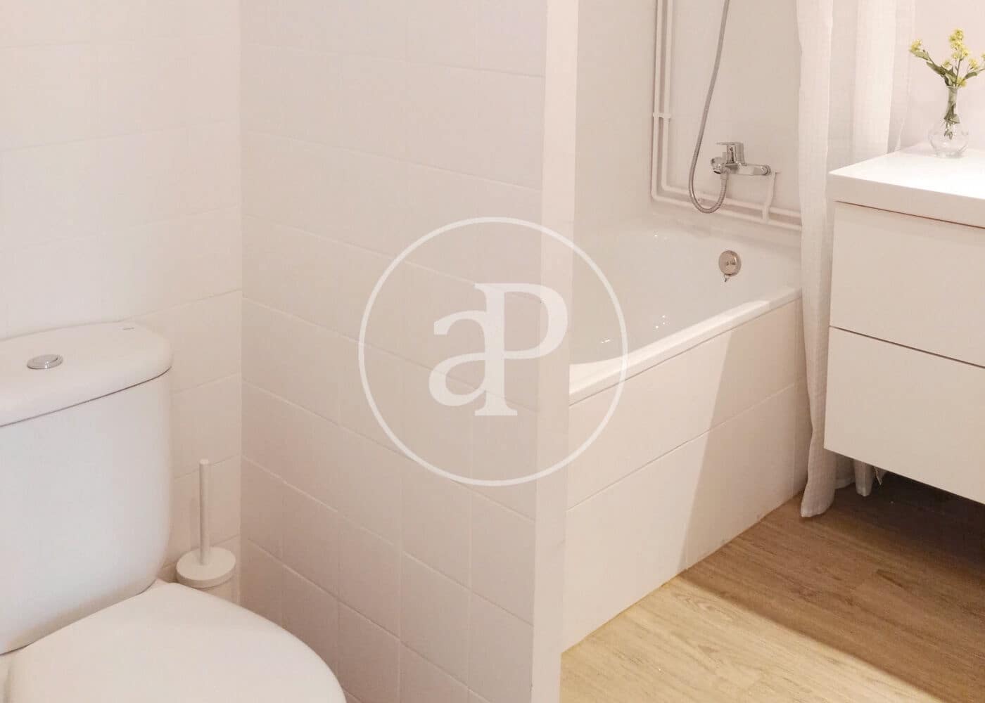 Apartamento de 2 habitaciones en Barcelona ciudad en venta - 235.000 € (Ref: 9833637)