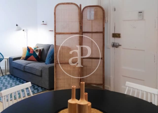 Apartamento de 2 habitaciones en El Raval, Barcelona ciudad en venta - 235.000 € (Ref: 9833637)