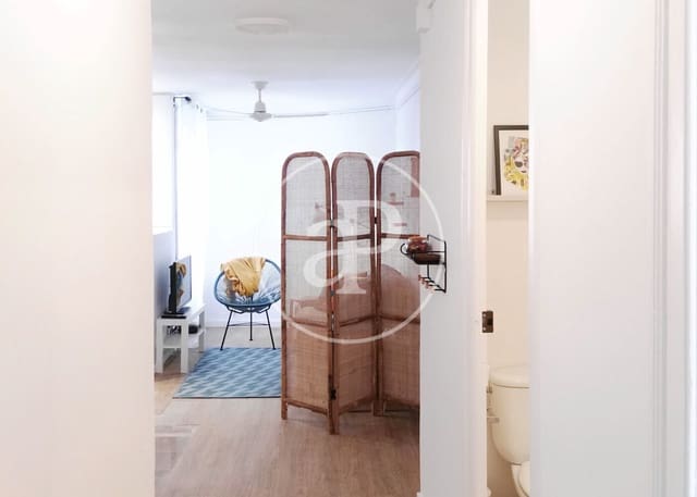 Apartamento de 2 habitaciones en El Raval, Barcelona ciudad en venta - 235.000 € (Ref: 9833637)