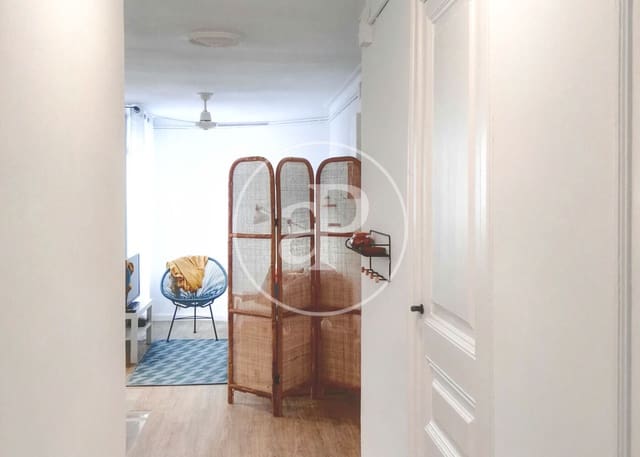 Apartamento de 2 habitaciones en El Raval, Barcelona ciudad en venta - 235.000 € (Ref: 9833637)