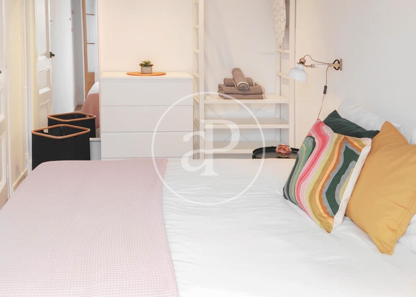 Apartamento de 2 habitaciones en Barcelona ciudad en venta - 235.000 € (Ref: 9833637)