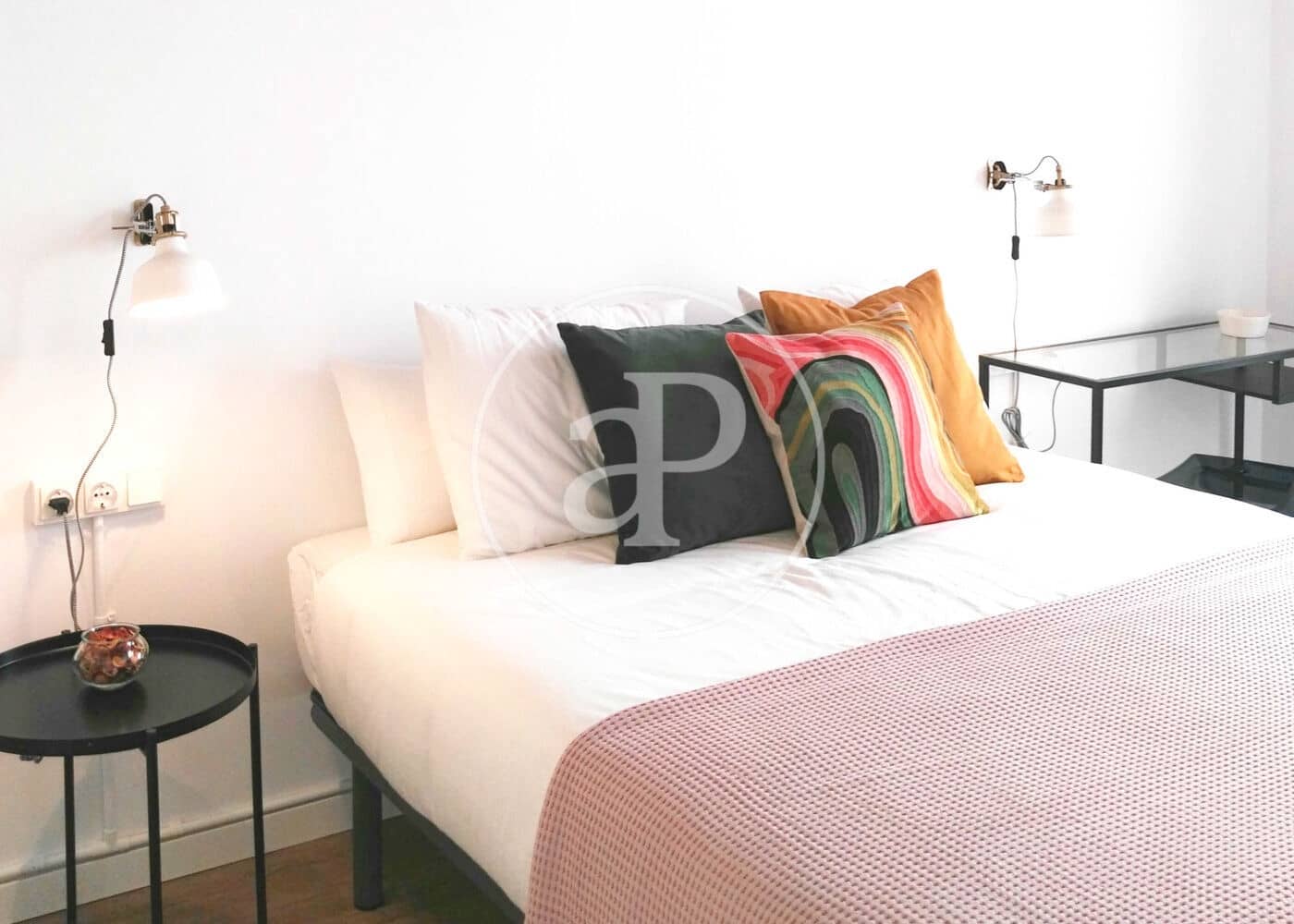 Apartamento de 2 habitaciones en Barcelona ciudad en venta - 235.000 € (Ref: 9833637)