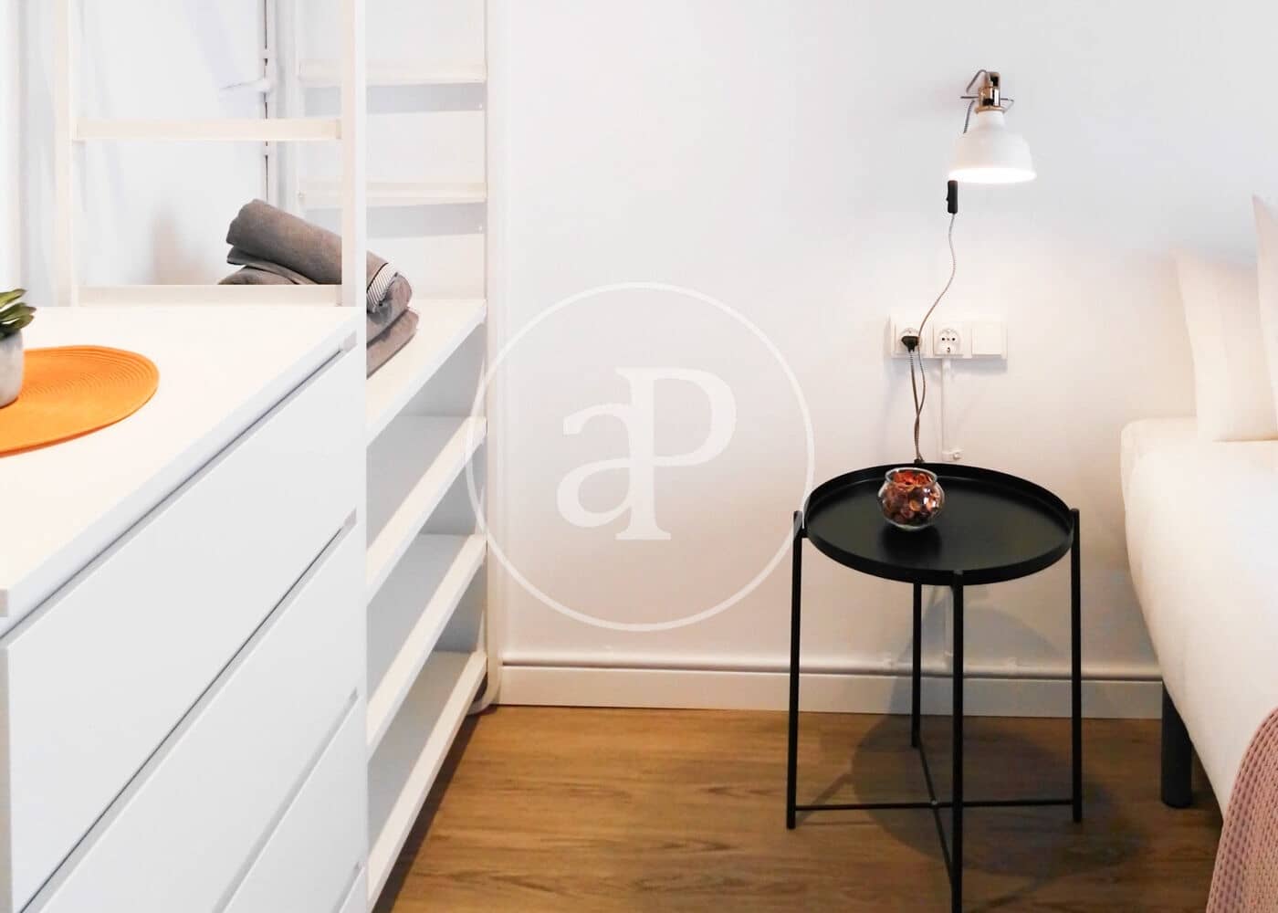 Apartamento de 2 habitaciones en Barcelona ciudad en venta - 235.000 € (Ref: 9833637)