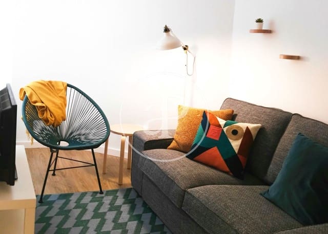 Apartamento de 2 habitaciones en El Raval, Barcelona ciudad en venta - 235.000 € (Ref: 9833637)