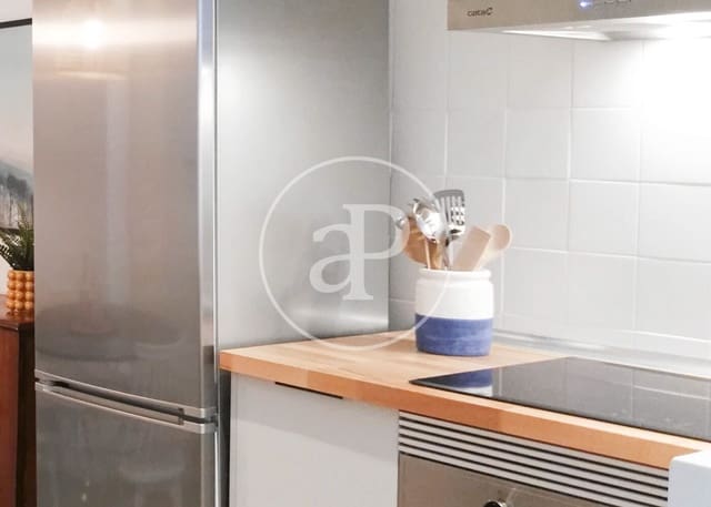 Apartamento de 2 habitaciones en El Raval, Barcelona ciudad en venta - 235.000 € (Ref: 9833637)