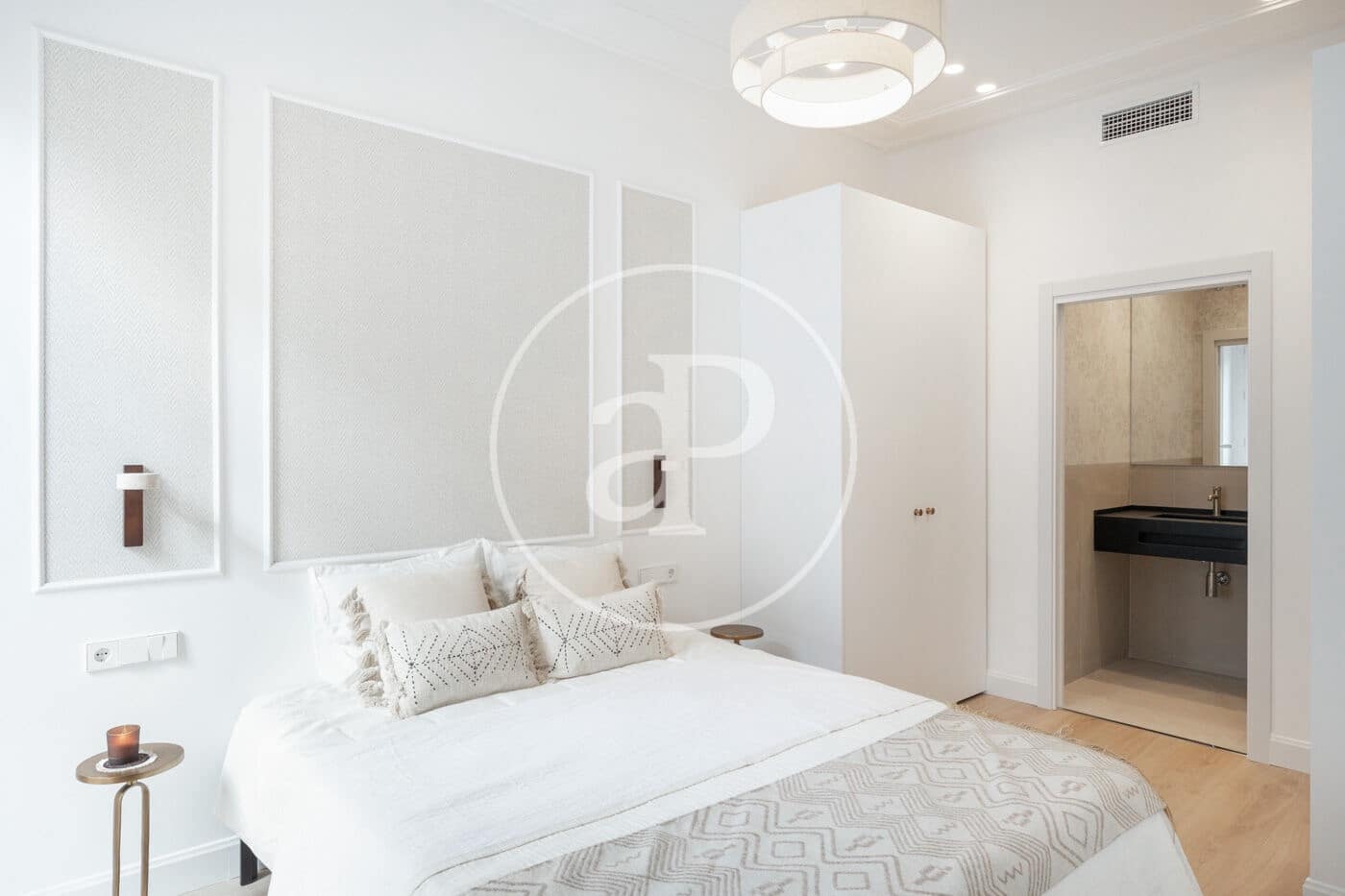 3 bedroom Apartment for sale in Barcelona city - € 740,000 (Ref: 9833638)