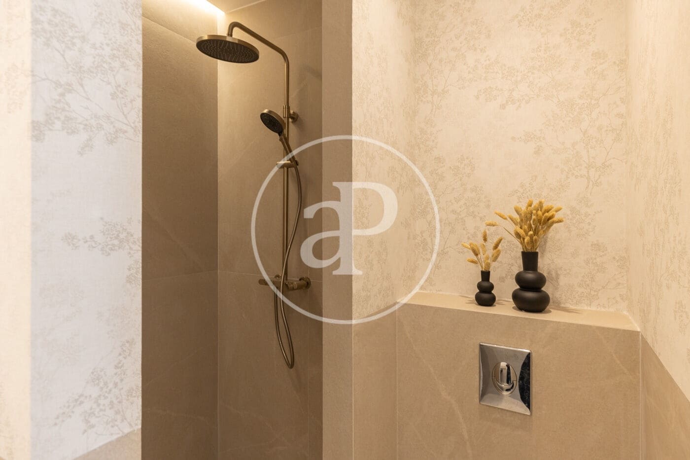 3 bedroom Apartment for sale in Barcelona city - € 740,000 (Ref: 9833638)
