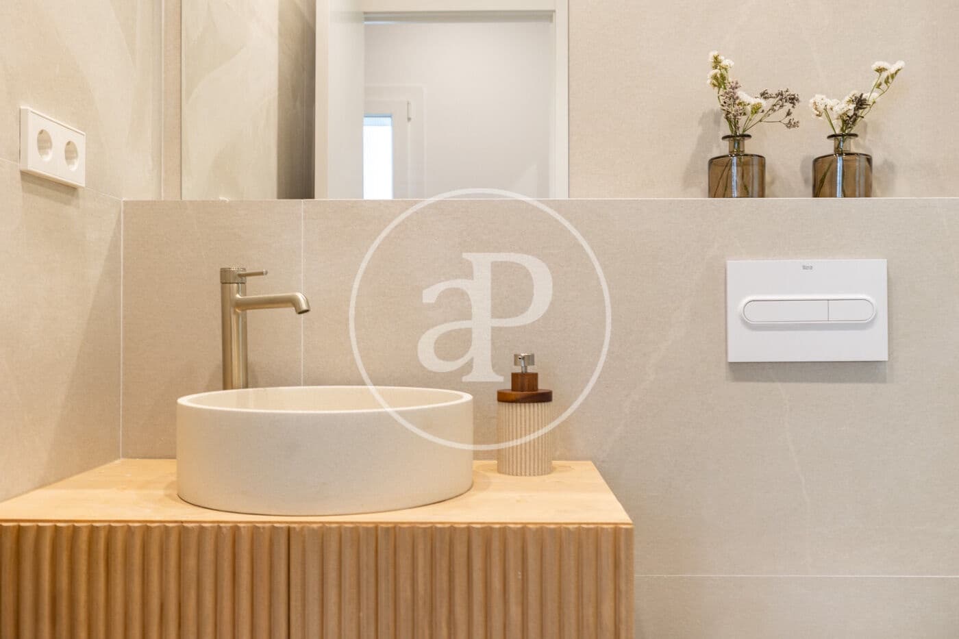 3 bedroom Apartment for sale in Barcelona city - € 740,000 (Ref: 9833638)