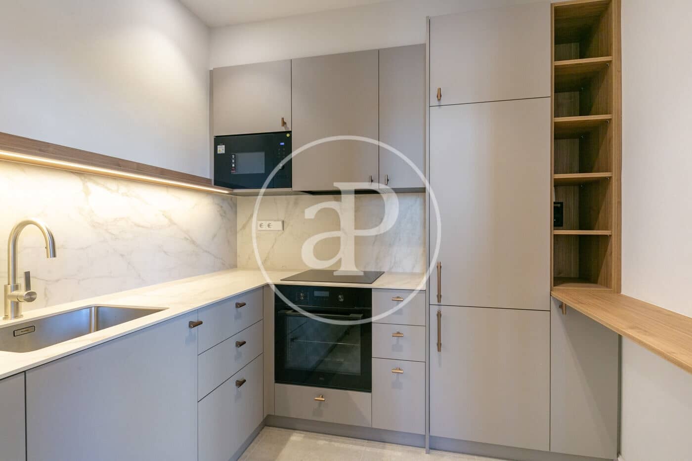 2 bedroom Apartment for sale in Barcelona city with pool - € 850,000 (Ref: 9833640)