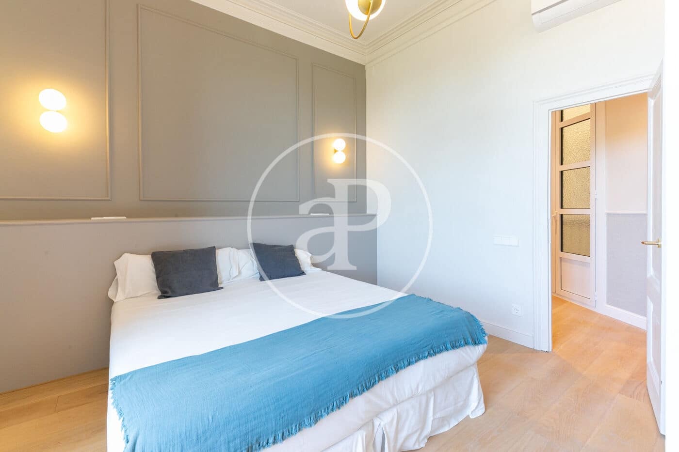 2 bedroom Apartment for sale in Barcelona city with pool - € 850,000 (Ref: 9833640)