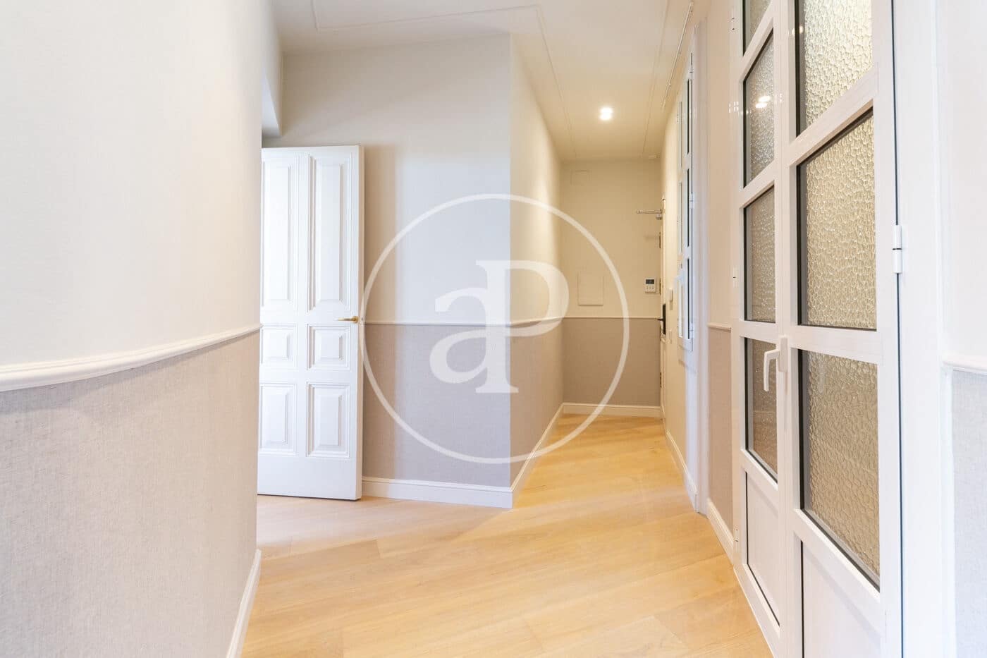 2 bedroom Apartment for sale in Barcelona city with pool - € 850,000 (Ref: 9833640)