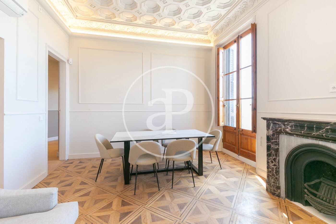 2 bedroom Apartment for sale in Barcelona city with pool - € 850,000 (Ref: 9833640)