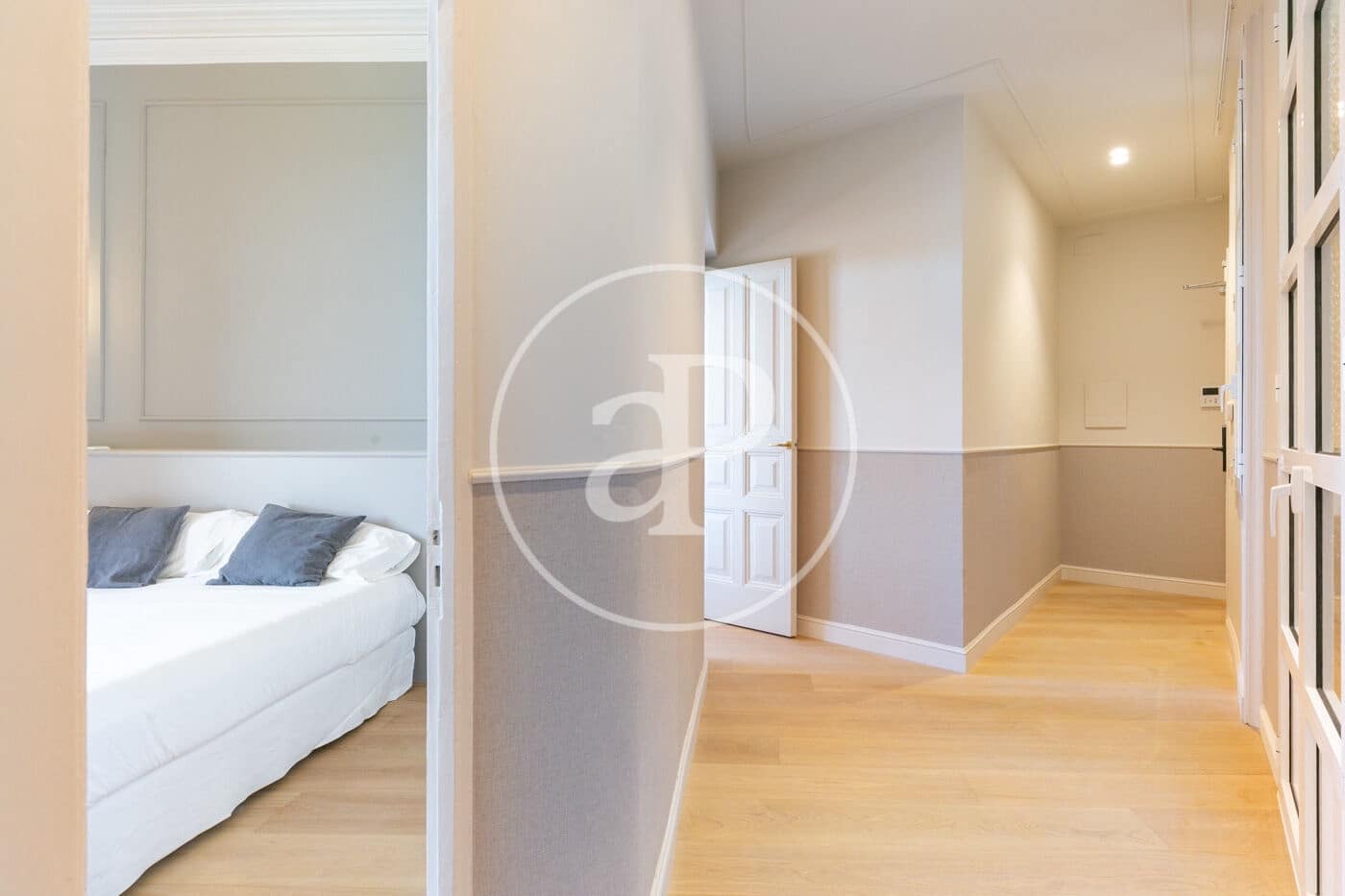 2 bedroom Apartment for sale in Barcelona city with pool - € 850,000 (Ref: 9833640)