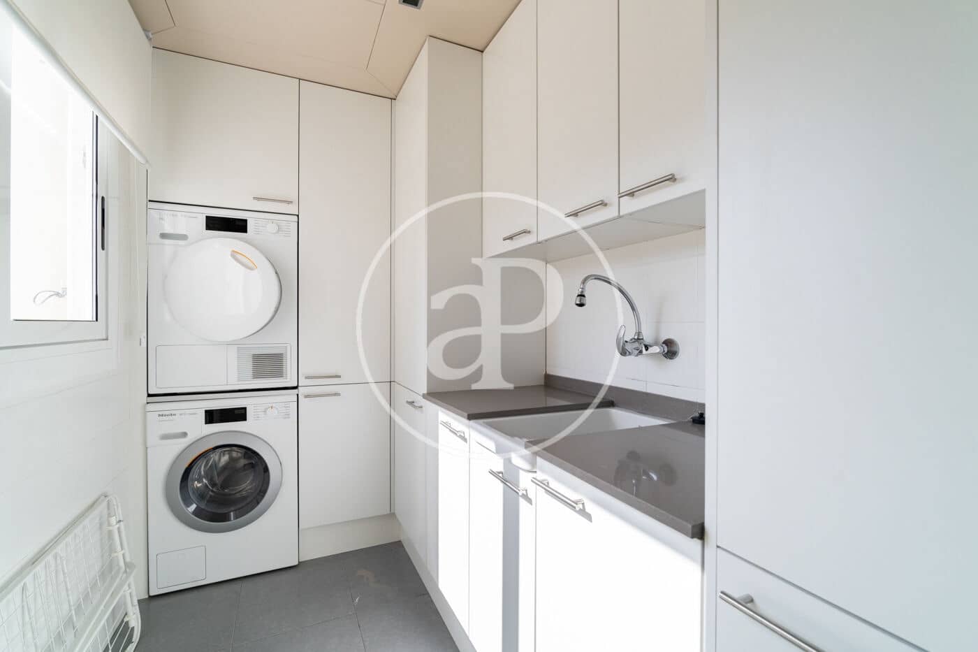 5 soverom Leilighet til leie i Barcelona by - € 7 835 (Ref: 9833641)