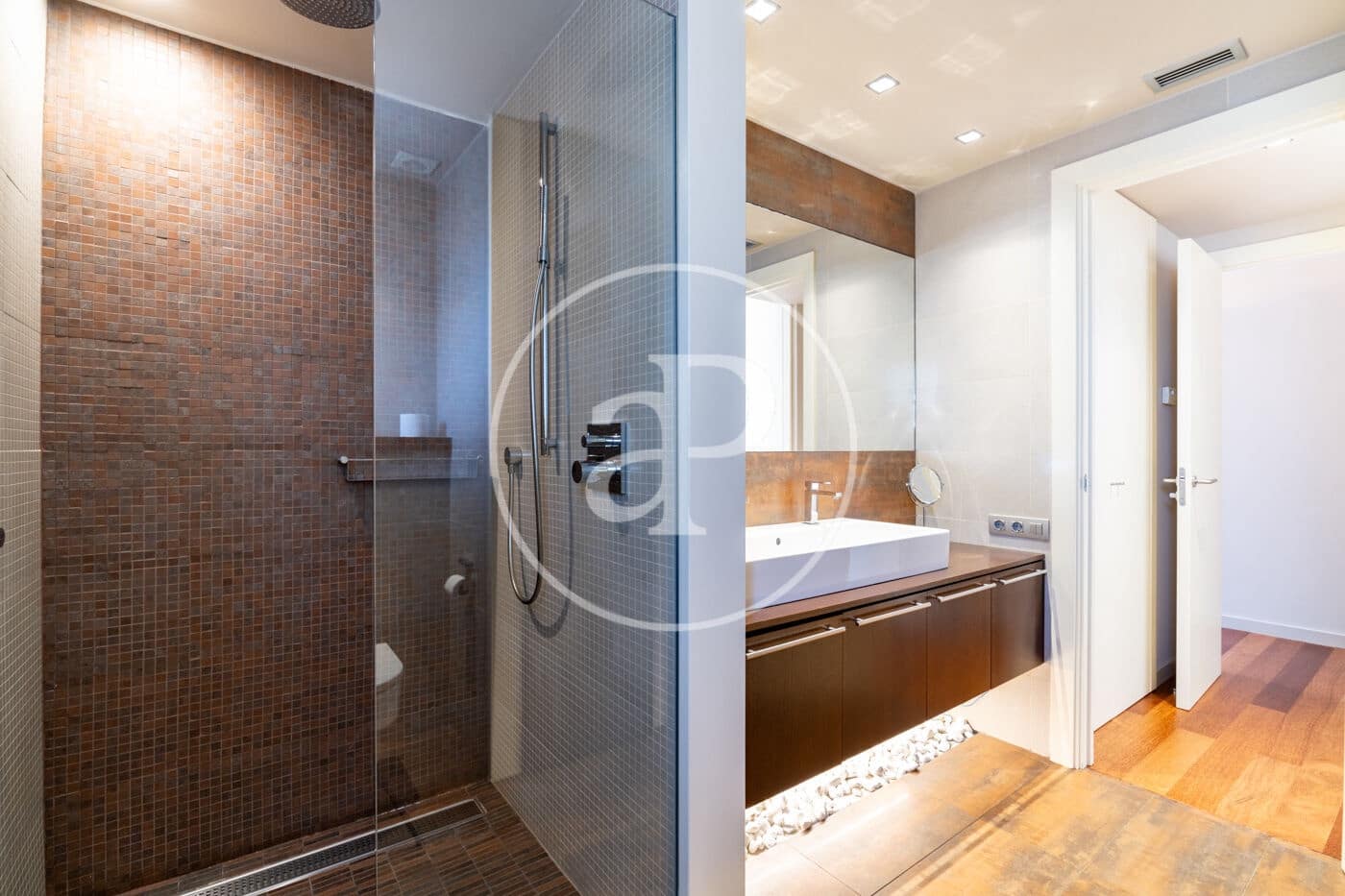 5 soverom Leilighet til leie i Barcelona by - € 7 835 (Ref: 9833641)