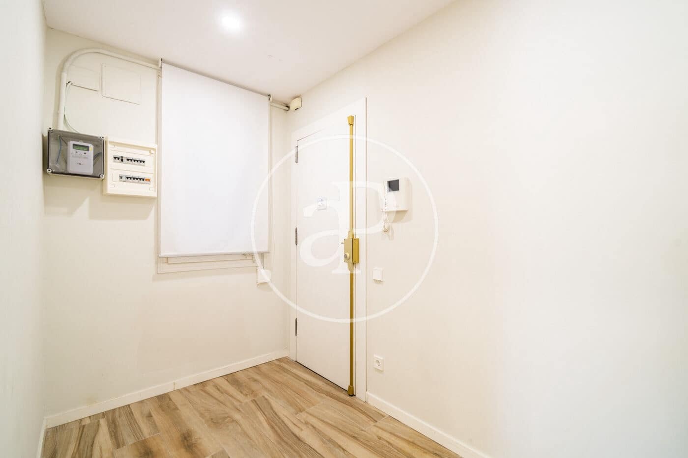 3 bedroom Apartment for sale in Barcelona city - € 375,000 (Ref: 9833642)