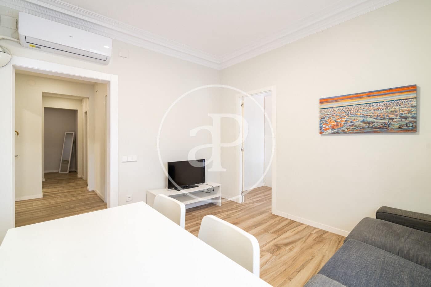 3 bedroom Apartment for sale in Barcelona city - € 375,000 (Ref: 9833642)