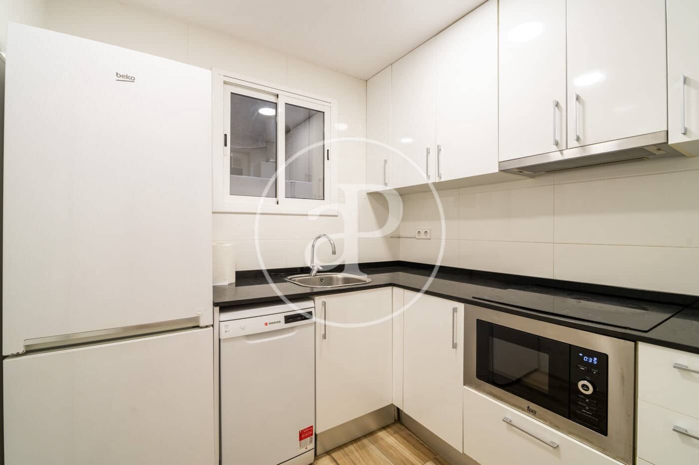 3 bedroom Apartment for sale in Barcelona city - € 375,000 (Ref: 9833642)