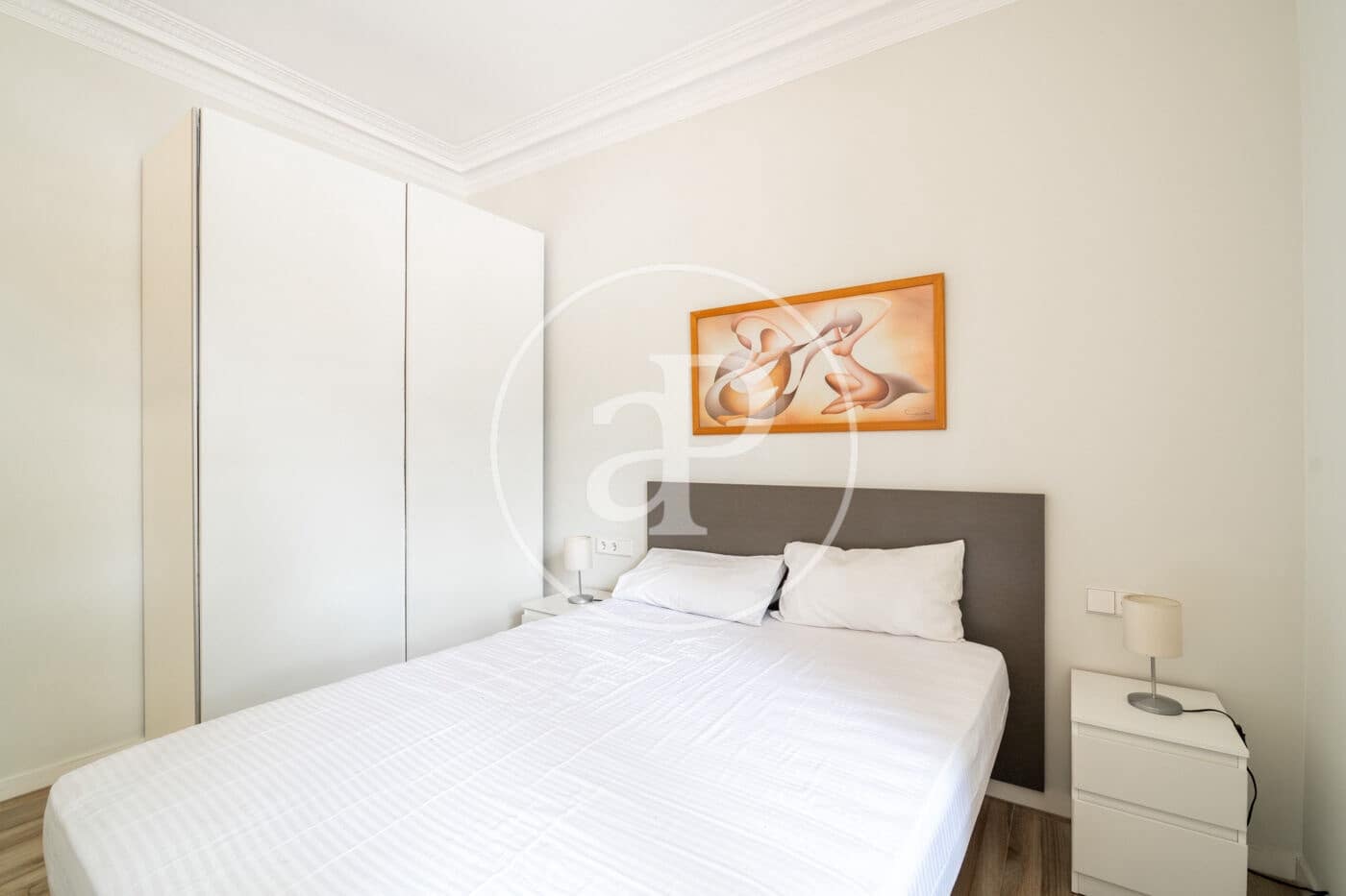 3 bedroom Apartment for sale in Barcelona city - € 375,000 (Ref: 9833642)