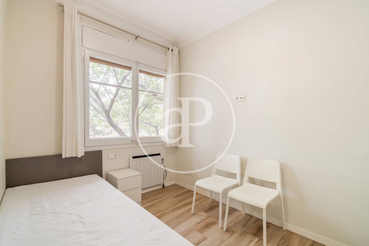 3 bedroom Apartment for sale in Barcelona city - € 375,000 (Ref: 9833642)