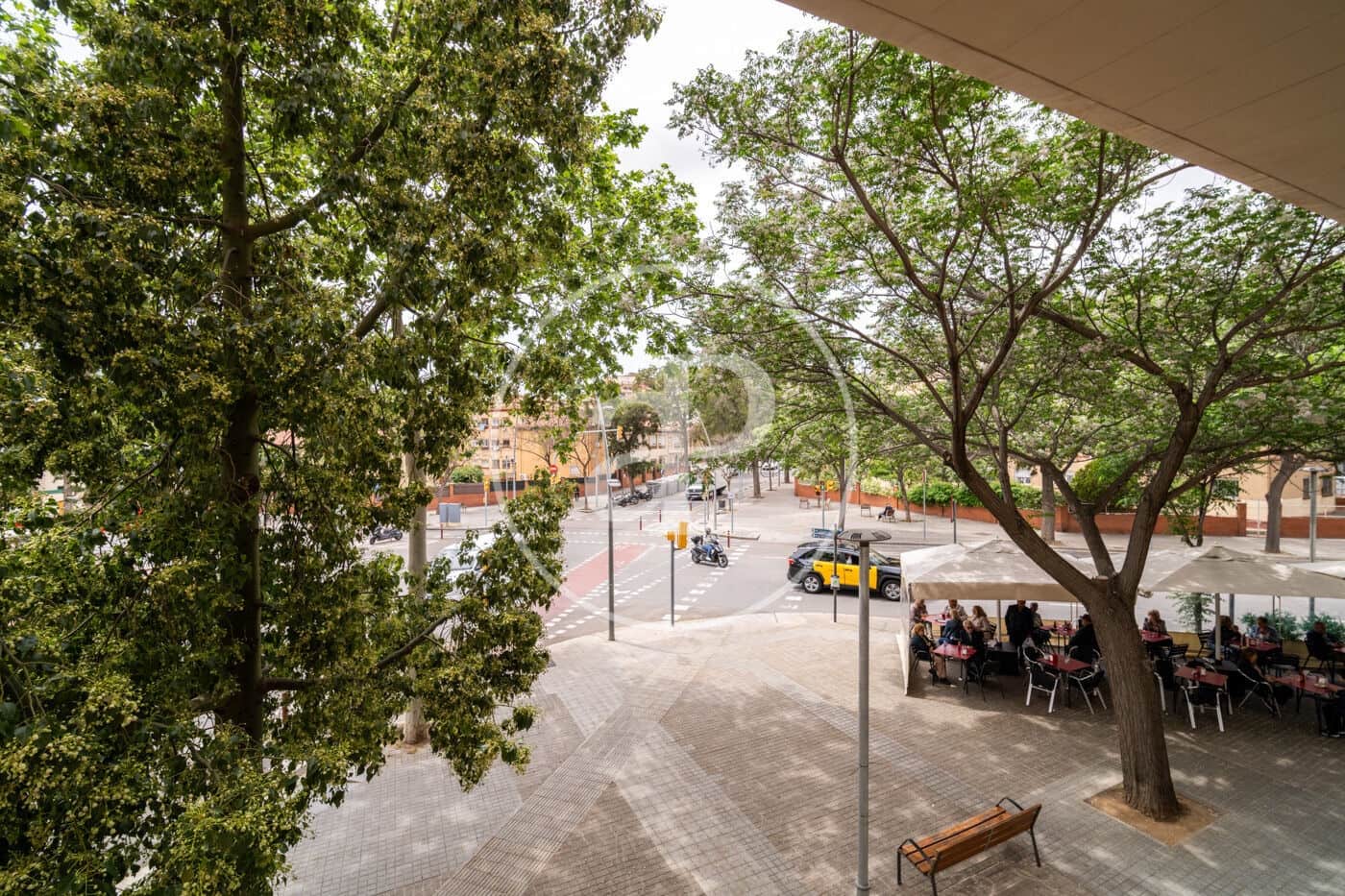 3 bedroom Apartment for sale in Barcelona city - € 375,000 (Ref: 9833642)