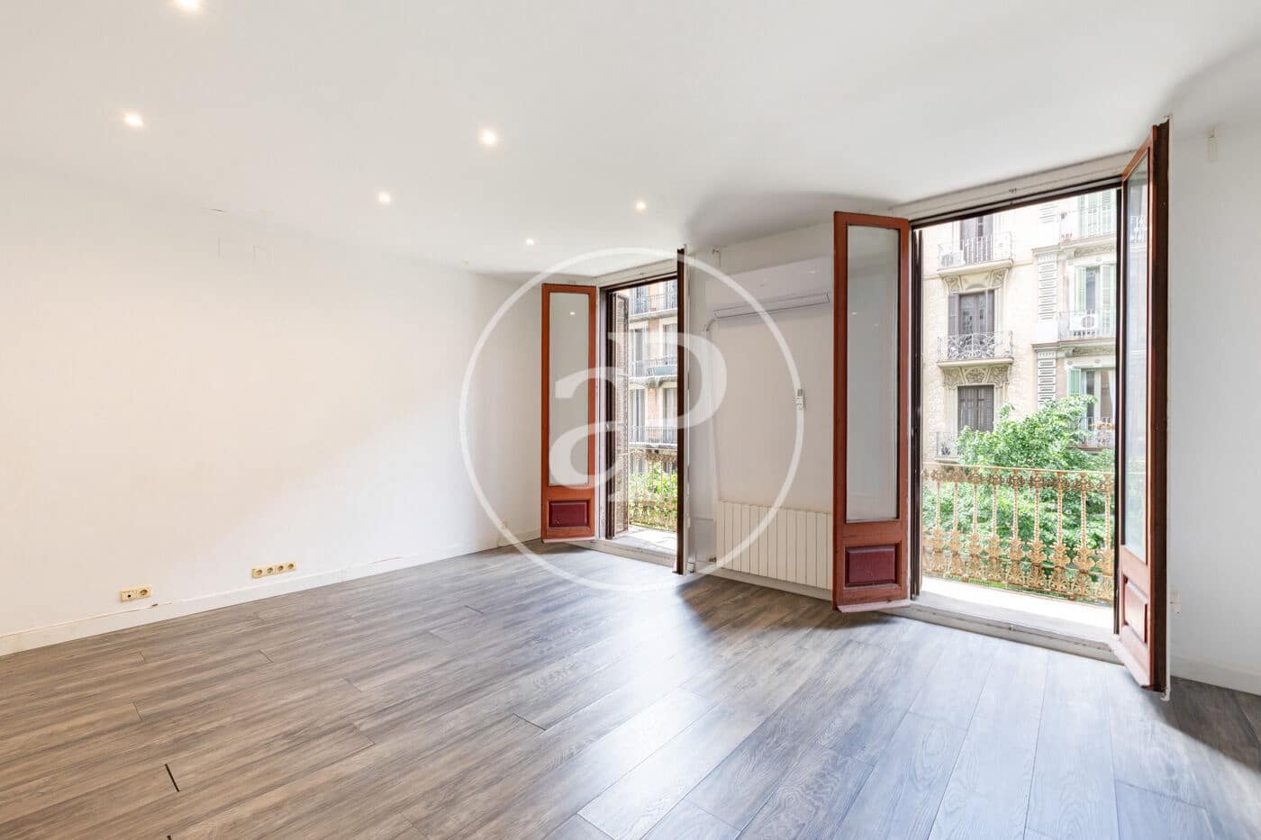 3 bedroom Apartment for sale in Barcelona city - € 719,000 (Ref: 9836655)