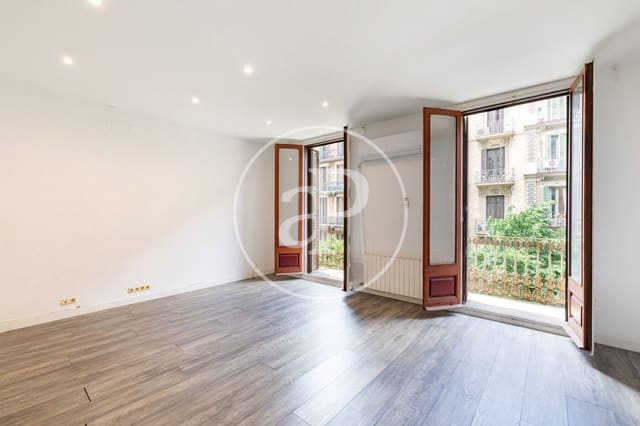 3 bedroom Apartment for sale in La Dreta de L'Eixample, Barcelona city - € 719,000 (Ref: 9836655)