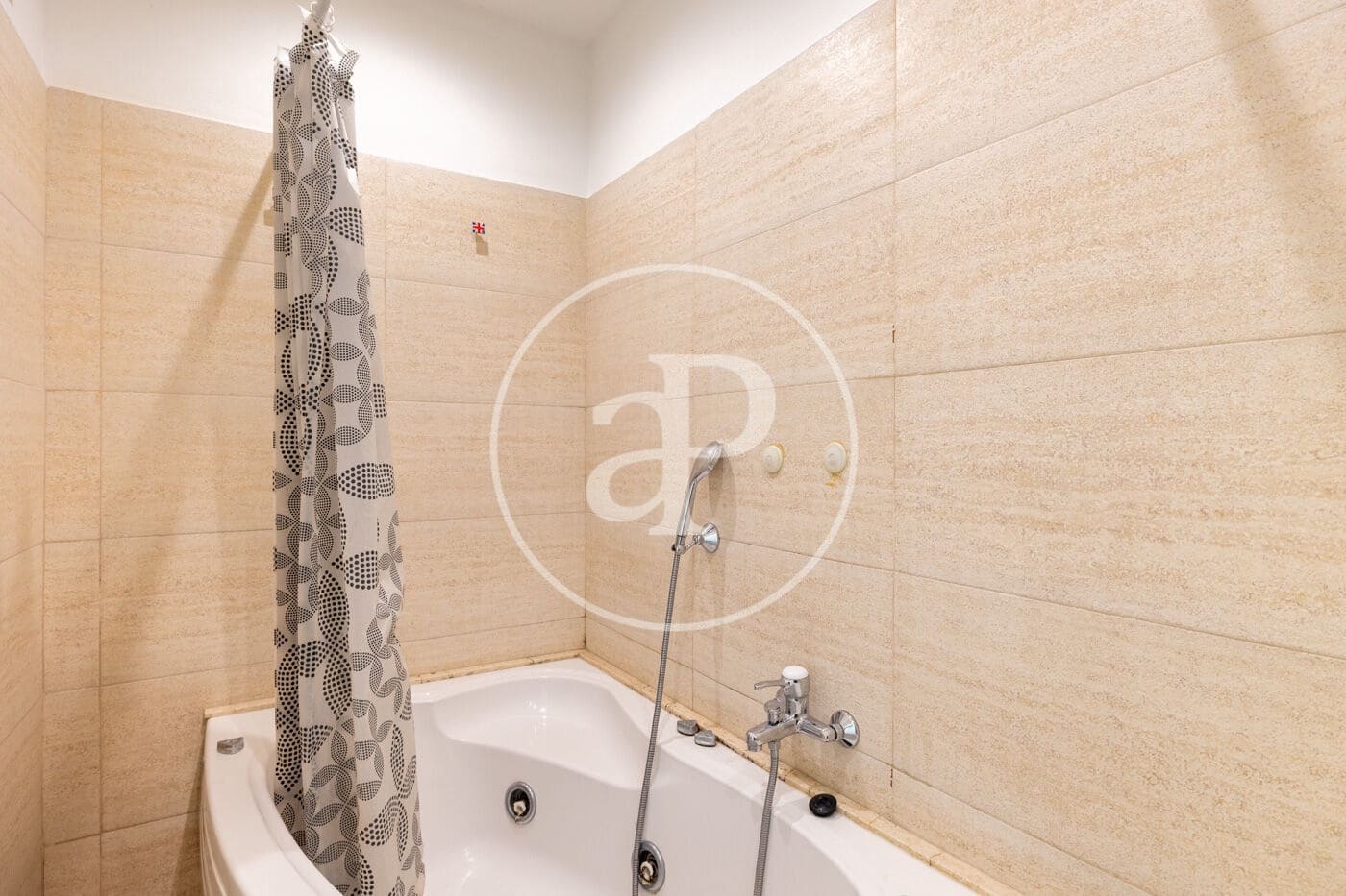 3 bedroom Apartment for sale in Barcelona city - € 719,000 (Ref: 9836655)