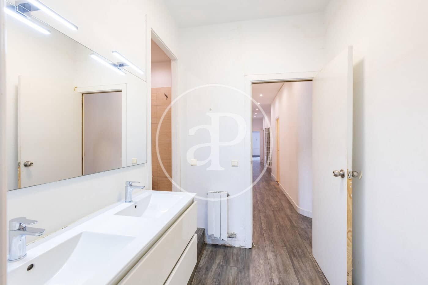 3 bedroom Apartment for sale in Barcelona city - € 719,000 (Ref: 9836655)