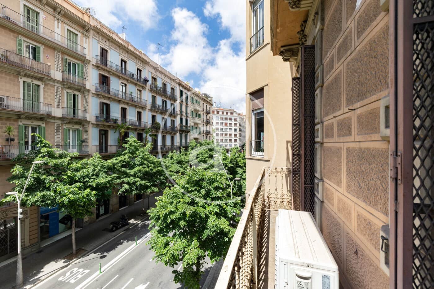 3 bedroom Apartment for sale in Barcelona city - € 719,000 (Ref: 9836655)