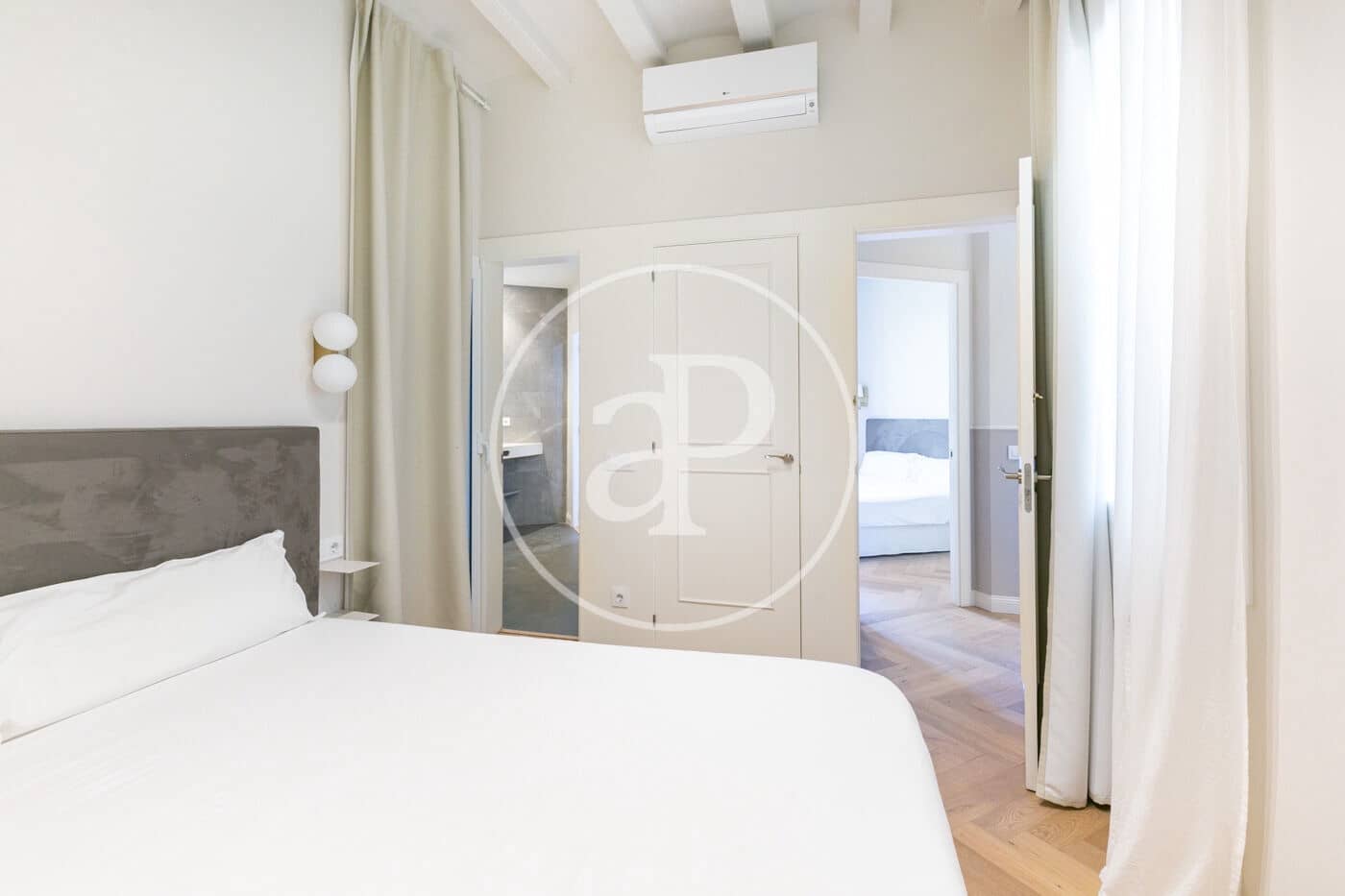 2 bedroom Apartment for sale in Barcelona city with pool - € 850,000 (Ref: 9836657)
