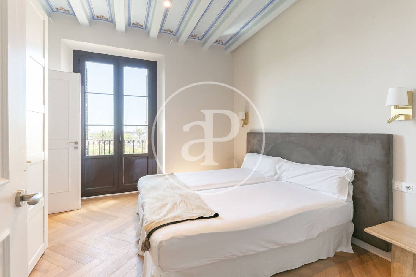 2 bedroom Apartment for sale in Barcelona city with pool - € 850,000 (Ref: 9836657)