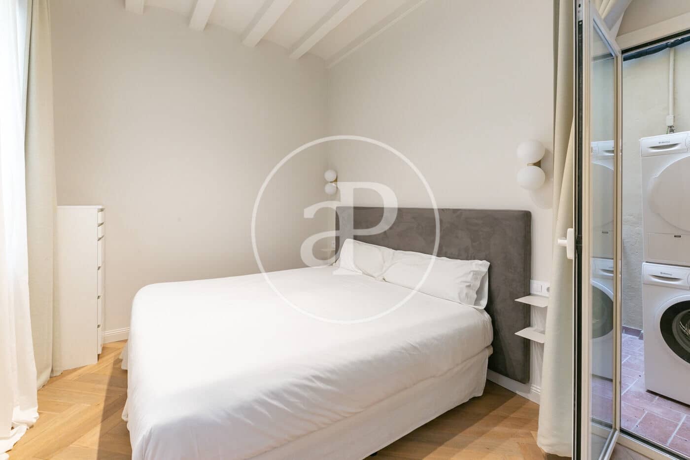 2 bedroom Apartment for sale in Barcelona city with pool - € 850,000 (Ref: 9836657)
