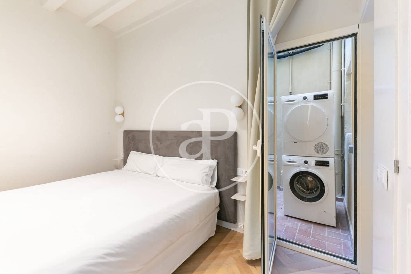 2 bedroom Apartment for sale in Barcelona city with pool - € 850,000 (Ref: 9836657)