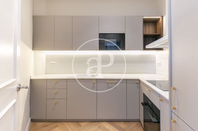 2 bedroom Apartment for sale in La Barceloneta, Barcelona city with pool - € 850,000 (Ref: 9836657)