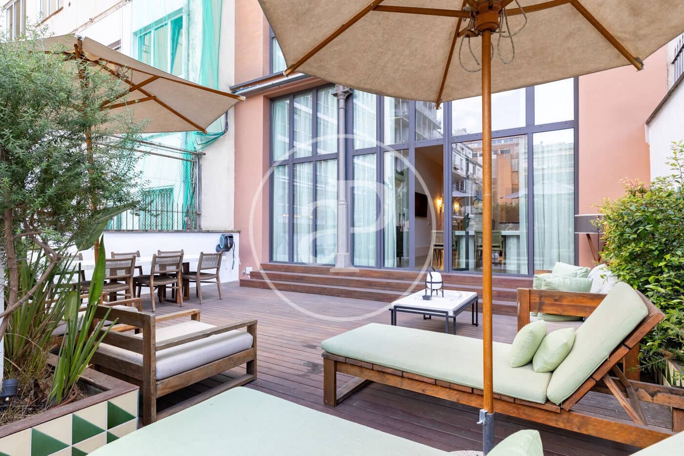 3 bedroom Apartment for rent in Barcelona city with pool - € 18,000 (Ref: 9843381)