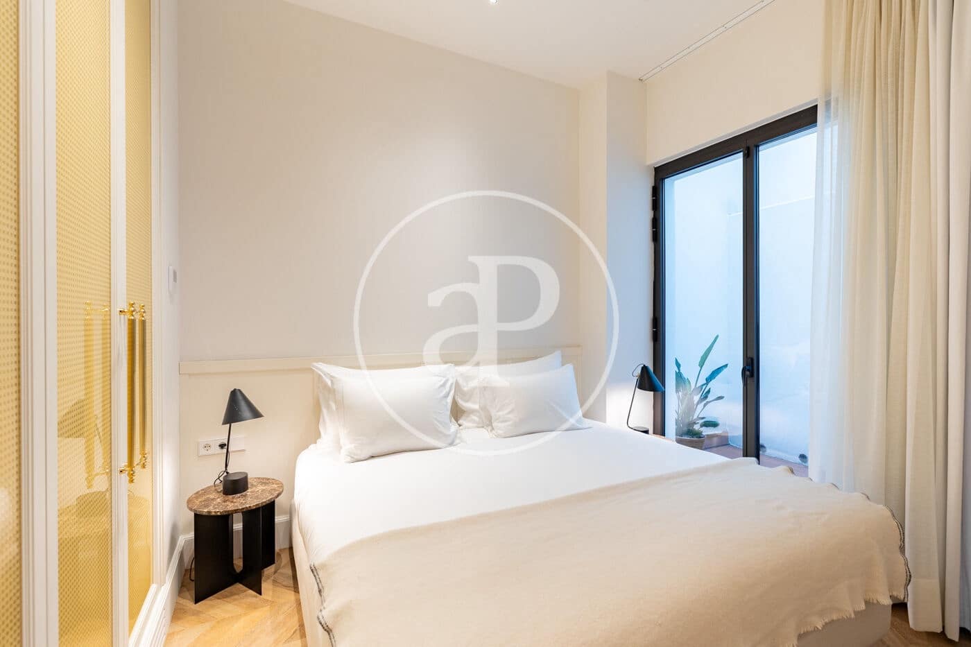 3 bedroom Apartment for rent in Barcelona city with pool - € 18,000 (Ref: 9843381)