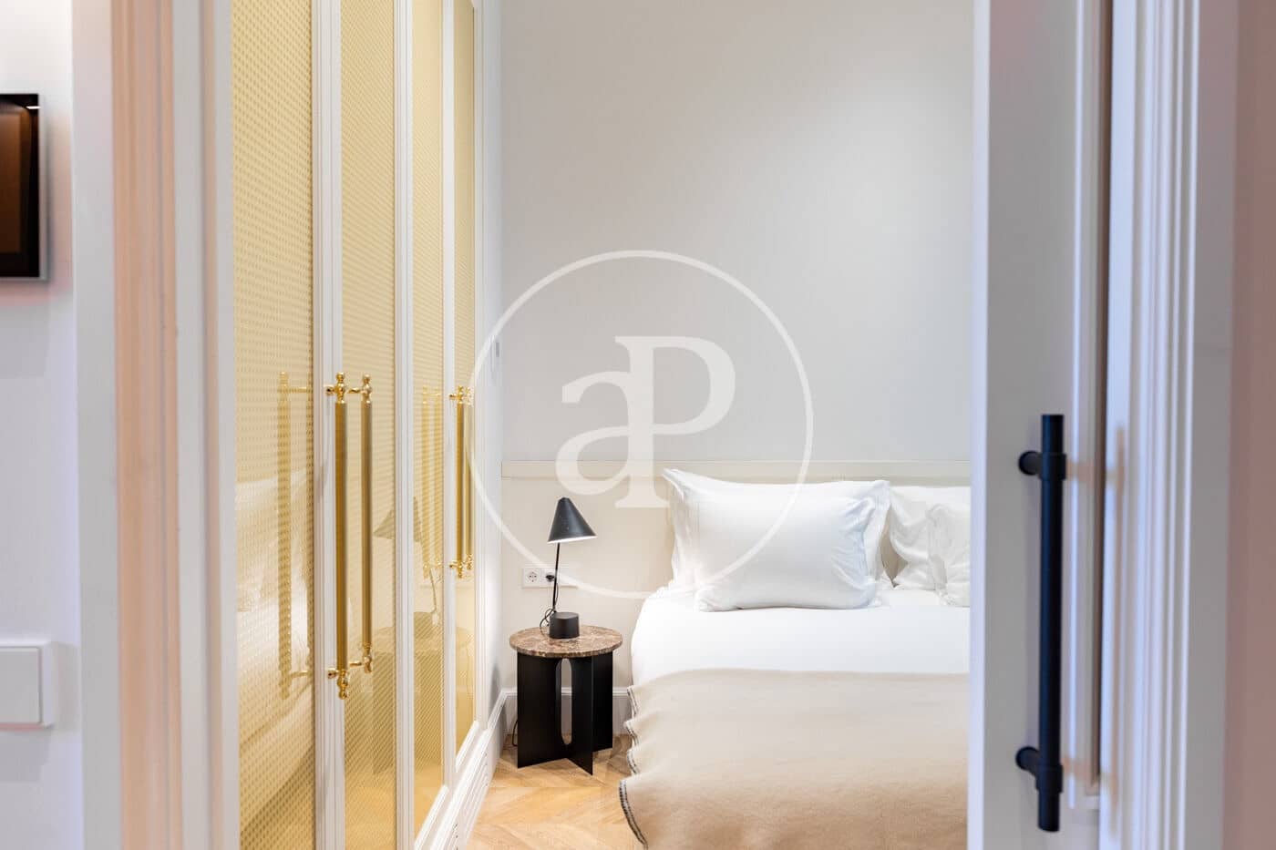 3 bedroom Apartment for rent in Barcelona city with pool - € 18,000 (Ref: 9843381)