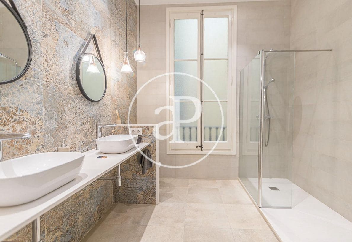 5 bedroom Apartment for rent in Barcelona city - € 5,200 (Ref: 9846217)