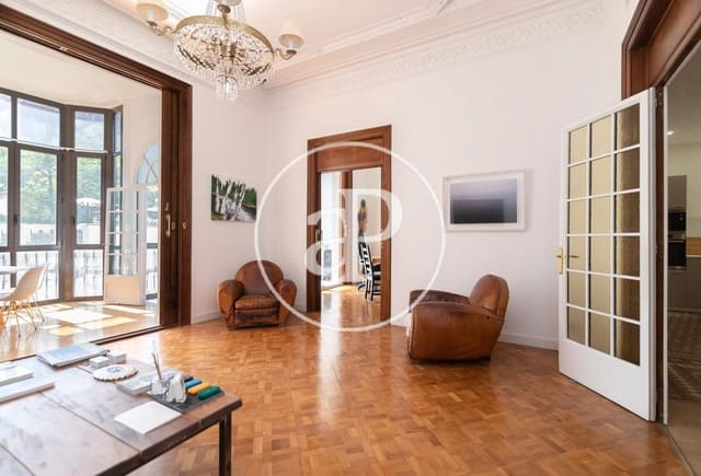 5 bedroom Apartment for rent in La Dreta de L'Eixample, Barcelona city - € 5,200 (Ref: 9846217)