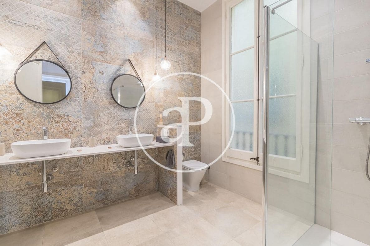 5 bedroom Apartment for rent in Barcelona city - € 5,200 (Ref: 9846217)