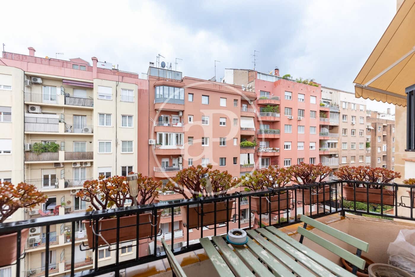 3 soveværelse Lejlighed til salg i Barcelona by - € 895.000 (Ref: 9846218)