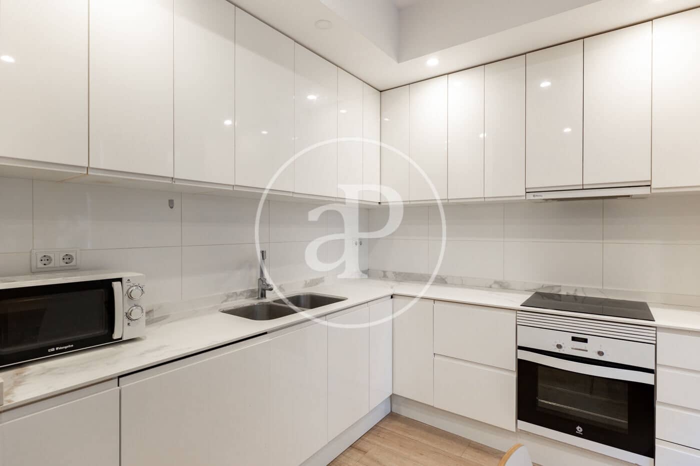 3 slaapkamer Appartement te koop in Barcelona stad - € 465.000 (Ref: 9849349)