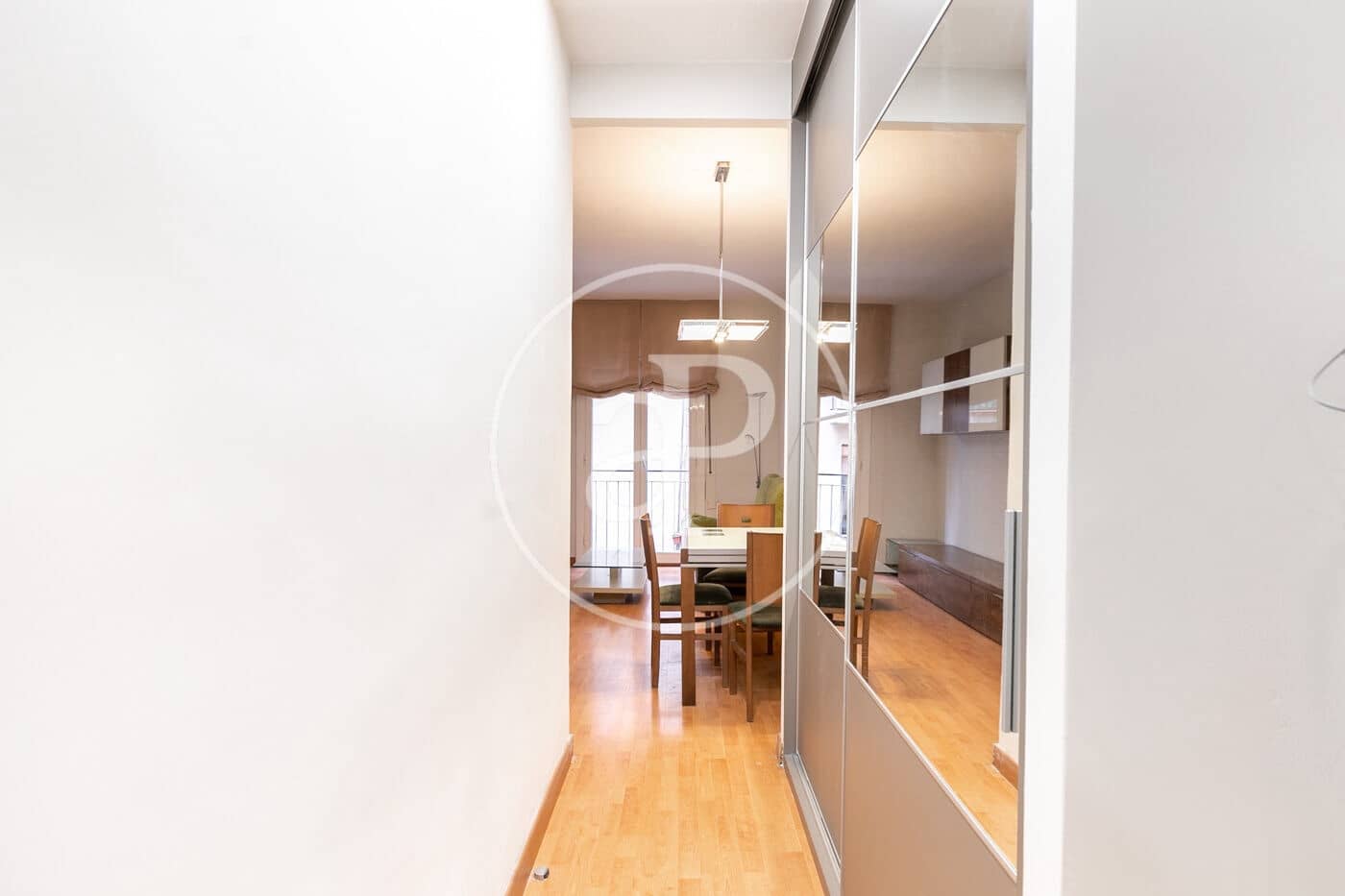 3 bedroom Apartment for sale in Barcelona city - € 295,000 (Ref: 9849352)