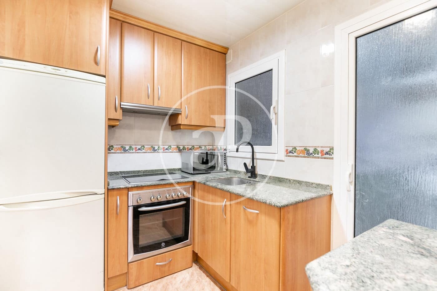 3 bedroom Apartment for sale in Barcelona city - € 295,000 (Ref: 9849352)