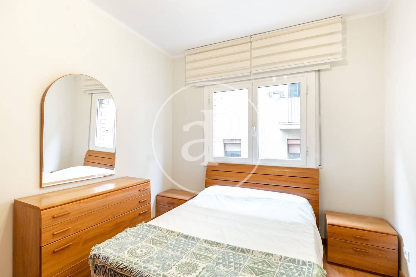3 bedroom Apartment for sale in Barcelona city - € 295,000 (Ref: 9849352)